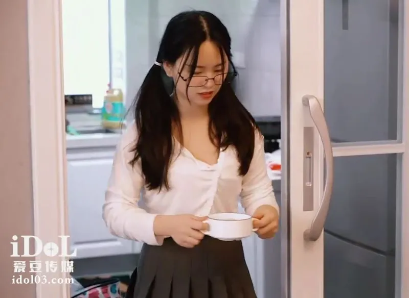 Trân châu về quê ăn tết bị bố dượng nắc vì càng lớn càng ngon